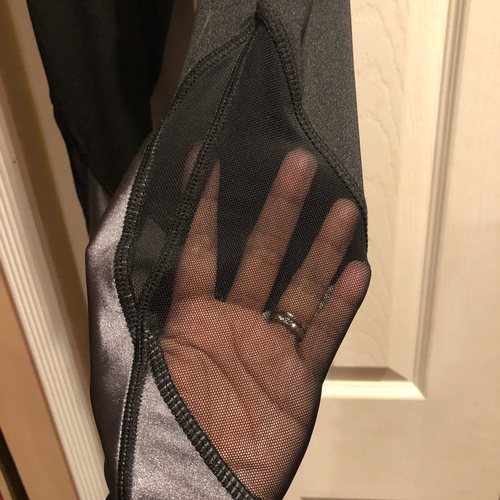 workout pants - Picture 2 of 3
